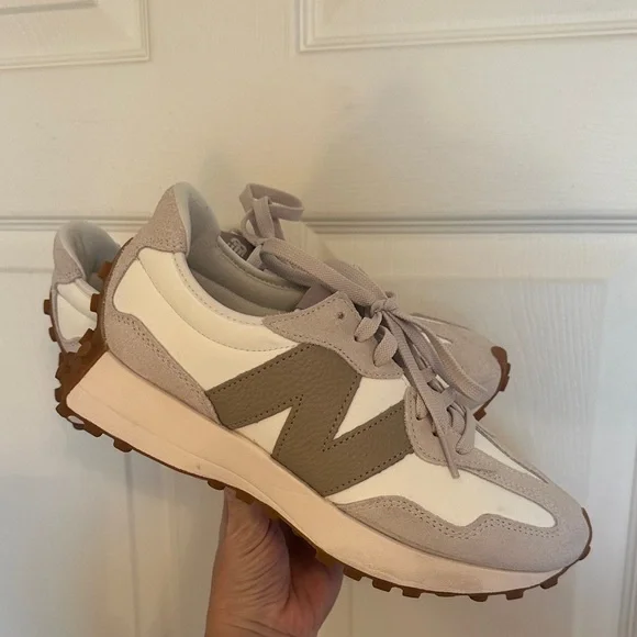 New Balance Beige and White Women's Sneakers - Picture 4 of 5